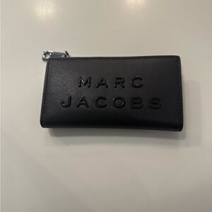 NWT Marc Jacobs medium flat wallet black on black